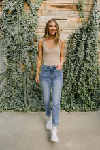 Load image into Gallery viewer, Better Days Vintage Wash Judy Blue Boyfriend Jeans