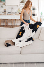 Load image into Gallery viewer, Reese Blanket Family Cuddle Size in Jumbo Floral