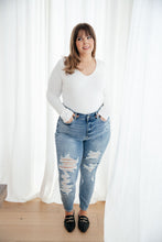 Load image into Gallery viewer, Bleach Splash Destroyed Judy Blue Skinnies