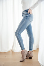 Load image into Gallery viewer, Bleach Splash Destroyed Judy Blue Skinnies