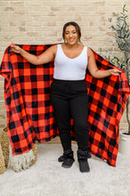 Load image into Gallery viewer, Buffalo Plaid Blanket In Red &amp; Black