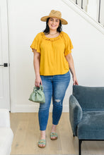 Load image into Gallery viewer, Capture The Moment Top In Yellow