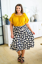 Load image into Gallery viewer, Capture The Moment Top In Yellow