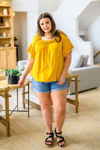 Load image into Gallery viewer, Capture The Moment Top In Yellow