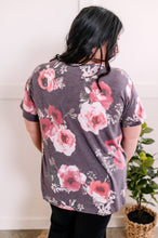 Load image into Gallery viewer, Front Seam Detail Top In Plum Florals