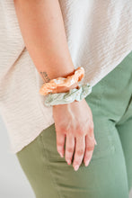 Load image into Gallery viewer, Daisy Day Hair Scrunchies