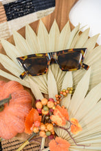 Load image into Gallery viewer, Famous Muse Sunglasses in Tortoise