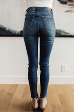 Load image into Gallery viewer, Feelin Warm Patch Judy Blue Jeans