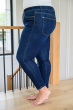Load image into Gallery viewer, Georgia Back Yoke Skinny Judy Blue Jeans with Phone Pocket