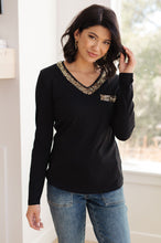 Load image into Gallery viewer, DOORBUSTER: Glitter Lining Long Sleeve V-Neck Top