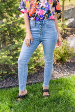 Load image into Gallery viewer, Hi-Rise Button Fly Judy Blue Skinny Jeans