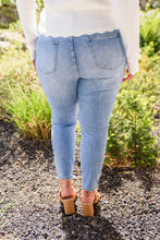 Load image into Gallery viewer, Hi-Rise Button Fly Judy Blue Skinny Jeans