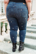 Load image into Gallery viewer, High Rise Starlight Judy Blue Skinnies