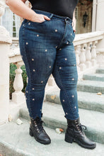 Load image into Gallery viewer, High Rise Starlight Judy Blue Skinnies