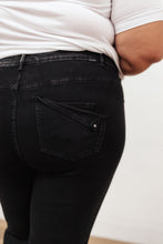 Load image into Gallery viewer, High Waist Mom Fit Risen Jeans In Black