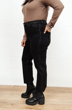 Load image into Gallery viewer, High Waist Mom Fit Risen Jeans In Black