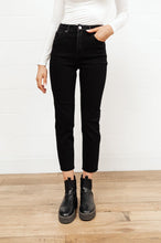 Load image into Gallery viewer, High Waist Mom Fit Risen Jeans In Black