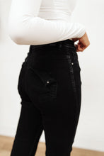 Load image into Gallery viewer, High Waist Mom Fit Risen Jeans In Black