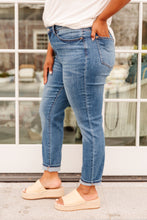 Load image into Gallery viewer, High Waist Slim Fit Judy Blue Jeans