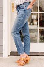 Load image into Gallery viewer, High Waist Slim Fit Judy Blue Jeans