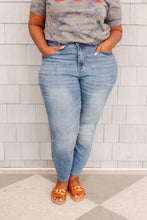 Load image into Gallery viewer, High Waist Slim Fit Judy Blue Jeans