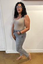 Load image into Gallery viewer, Charlotte High Rise Stone Wash Slim Judy Blue Jeans in Gray