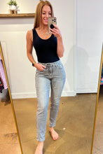 Load image into Gallery viewer, Charlotte High Rise Stone Wash Slim Judy Blue Jeans in Gray