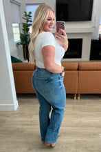 Load image into Gallery viewer, High Rise Control Top Distressed Judy Blue Straight Jeans
