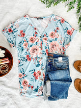 Load image into Gallery viewer, Decorative Button Front Top In Aqua Florals