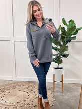 Load image into Gallery viewer, Quilted Pullover In Dark Grey &amp; Olive