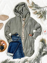 Load image into Gallery viewer, Gabby Front Top With Button Sleeve Detail In Leopard