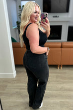 Load image into Gallery viewer, Susannah High Rise Rigid Magic 90's Distressed Straight Judy Blue Jeans in Black
