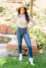 Load image into Gallery viewer, Jordie Hi-Rise Button Fly Judy Blue Cut Off Skinny