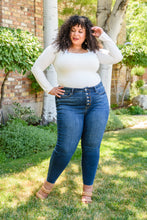 Load image into Gallery viewer, Jordie Hi-Rise Button Fly Judy Blue Cut Off Skinny