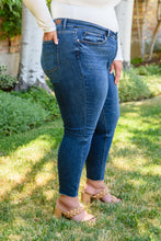 Load image into Gallery viewer, Jordie Hi-Rise Button Fly Judy Blue Cut Off Skinny