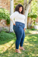 Load image into Gallery viewer, Jordie Hi-Rise Button Fly Judy Blue Cut Off Skinny