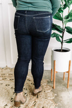 Load image into Gallery viewer, High Waisted Judy Blue Straight Leg Mom Jeans In Dark Wash