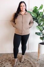 Load image into Gallery viewer, Quilted Jacket With Pockets In Warm Mocha