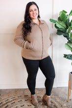 Load image into Gallery viewer, Quilted Jacket With Pockets In Warm Mocha