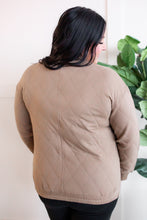 Load image into Gallery viewer, Quilted Jacket With Pockets In Warm Mocha