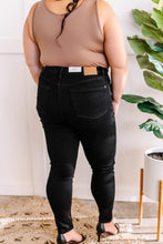 Load image into Gallery viewer, Tummy Control Classic Skinny Black Judy Blue Jeans