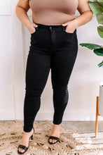 Load image into Gallery viewer, Tummy Control Classic Skinny Black Judy Blue Jeans