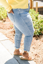 Load image into Gallery viewer, Kandis Mid-Rise Bleach Splash Jeans