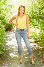 Load image into Gallery viewer, Kandis Mid-Rise Bleach Splash Jeans