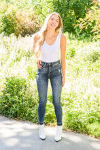 Load image into Gallery viewer, Lily Hi-Waisted Tummy Control Jeans