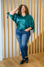 Load image into Gallery viewer, Loraine Pin Tack Skinny Judy Blue Jeans