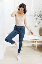 Load image into Gallery viewer, Mid-Rise Relaxed Fit Mineral Wash Judy Blue Jeans