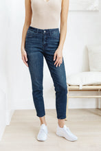 Load image into Gallery viewer, Mid-Rise Relaxed Fit Mineral Wash Judy Blue Jeans