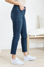 Load image into Gallery viewer, Mid-Rise Relaxed Fit Mineral Wash Judy Blue Jeans
