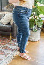 Load image into Gallery viewer, Mid-Rise Skinny Judy Blue Jeans